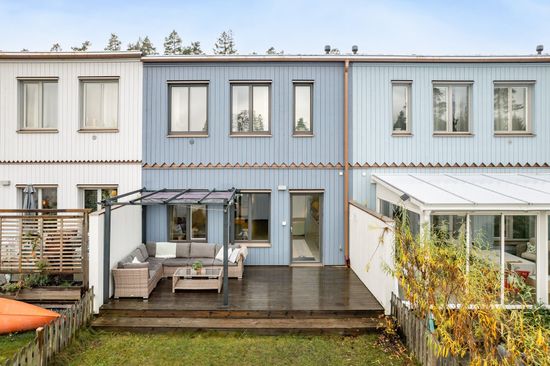 Radhus, Jägarbacken 52E, Läggesta, Strängnäs