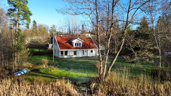 Villa, Nynäsvägen 18, Vega/Kvarntorp, Haninge