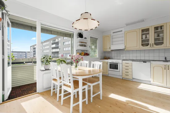 Bostadsrätt, Lötsjövägen 27, Hallonbergen, Sundbyberg