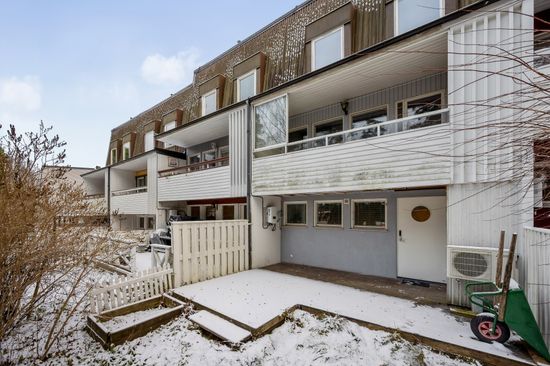 Villa, Radhus, Kalkstigen 8, Lillsjön, Upplands-Bro