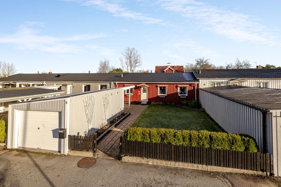 Radhus, Trastvägen 8, Kungsör