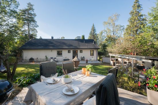 Villa, Marmorvägen 8, Stuvsta, Huddinge