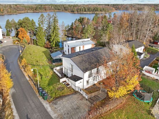 Radhus, Lunglavsvägen 18, Sjöängen, Huddinge