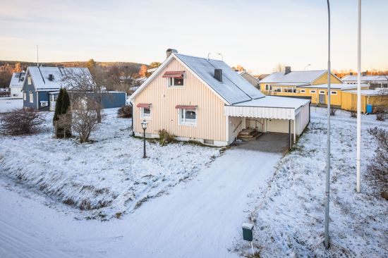 Villa, Kadriljvägen 11, Bjästa, Örnsköldsvik