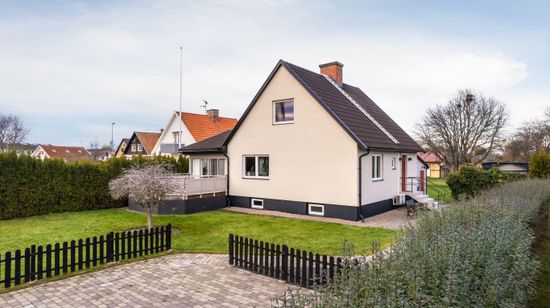 Villa, Hjärtebackes väg 24, Näsby, Kristianstad