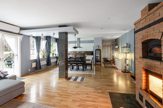 Radhus, Ribbingelund 8, Ribbingelund/Ärla, Eskilstuna