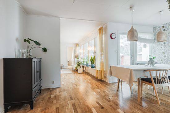 Villa, Radhus, Vallgångsvägen 33, Höjersdal, Gävle