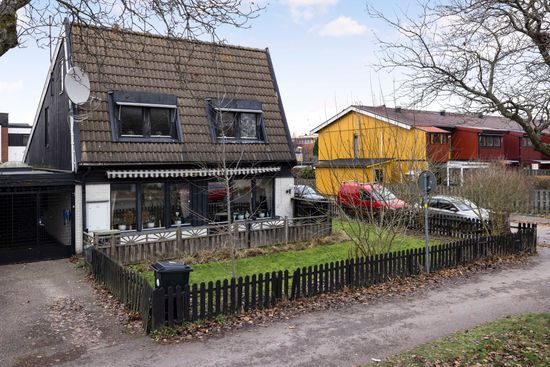 Radhus, Linnégatan 11F, Centralt/Nyatorp, Halmstad