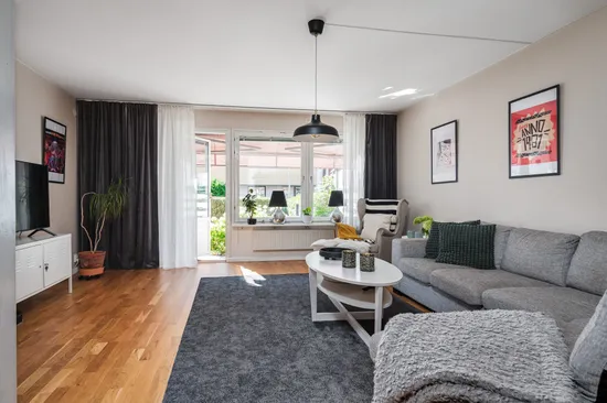 Radhus, Axel Swartlings gata 160, Klockaretorpet, Norrköping