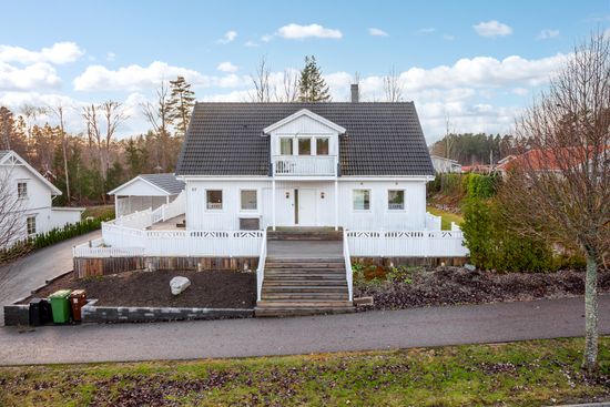Villa, Kaprisvägen 37, Arnö, Nyköping