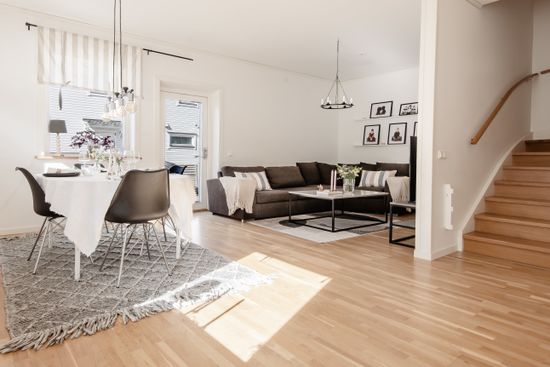 Radhus, Svinningeuddsvägen 6F, Svinninge, Österåker