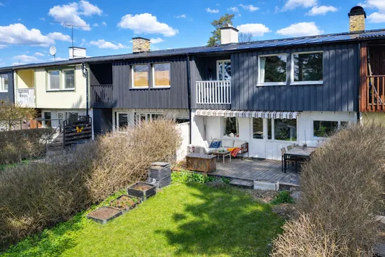 Villa, Radhus, Kurirgatan 18, Hässelby, Stockholm