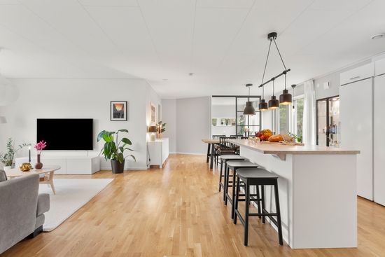 Villa, Tibble Skogsväg 28, Norrboda, Upplands-Bro