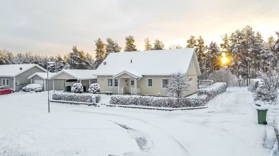 Villa, Folksagans väg 24, Tomtebo, Umeå