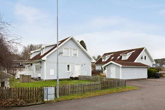 Radhus, Murhammarvägen 11A & 11B, Kareby, Kungälv