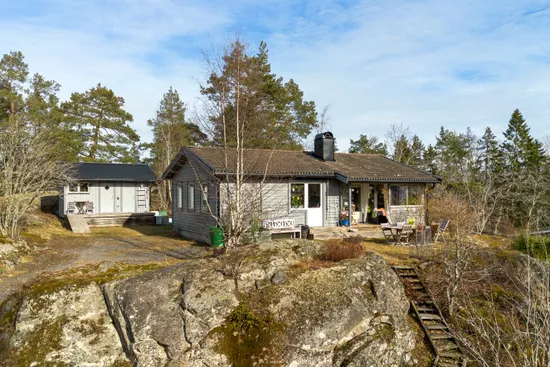 Villa, Bromsvägen 5, Raksta/Solberga/Bergholm, Tyresö