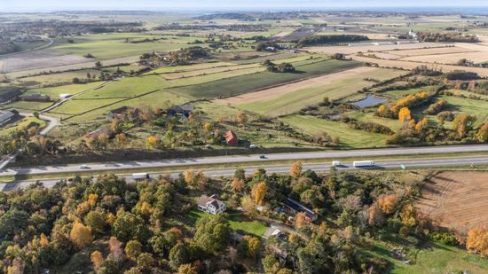 Gård/Skog, Jordbruksfastighet med maskinhall och ladugård., Väröbacka, Varberg