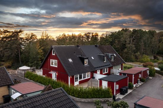 Villa, Radhus, Kaggetorpsvägen 56, Kaggetorp, Trollhättan