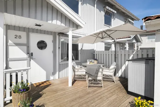 Radhus, Tappvägen 28, Gribbylund, Täby