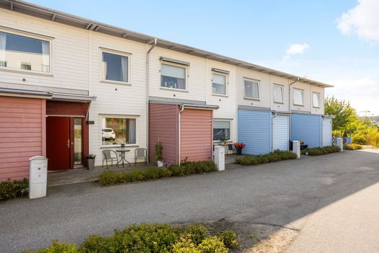 Bostadsrätt, Radhus, Löjtnantsgränd 8, Barkarbystaden, Järfälla