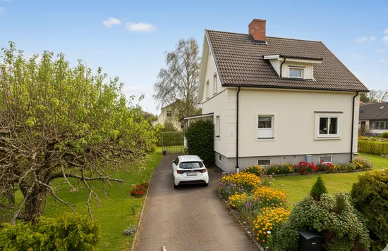 Villa, Rosenhällsgatan 35, Snopptorp, Eskilstuna