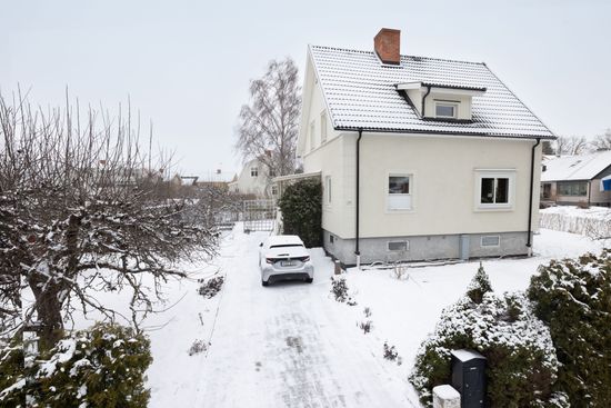 Villa, Rosenhällsgatan 35, Snopptorp, Eskilstuna