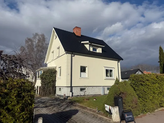 Villa, Rosenhällsgatan 35, Snopptorp, Eskilstuna