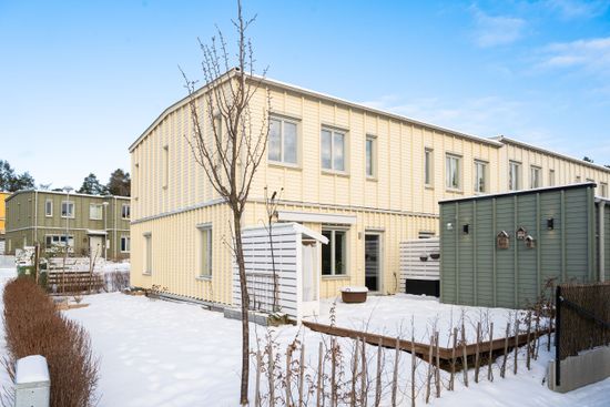 Bostadsrätt, Radhus, Björnbärsstigen 2A, Tosterön, Strängnäs