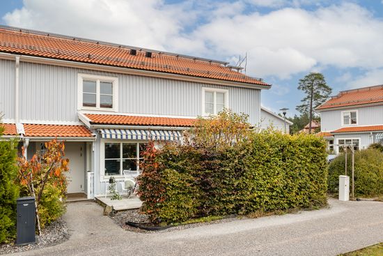 Bostadsrätt, Radhus, Engelbrektsvägen 49, Södra Haga, Vallentuna