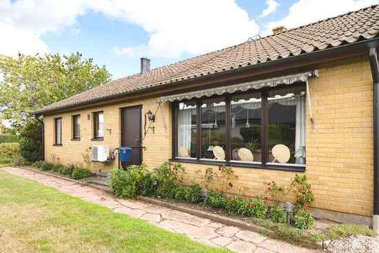 Villa, Långgatan 42, Skillinge, Simrishamn