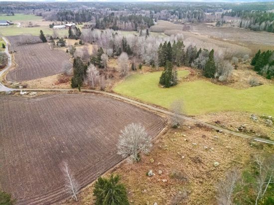 Tomt, Norrbyvägen 37, Rö, Norrtälje