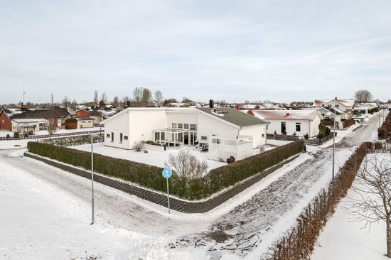 Villa, Karin Månsdotters gata 1, Drottningmarken, Vadstena