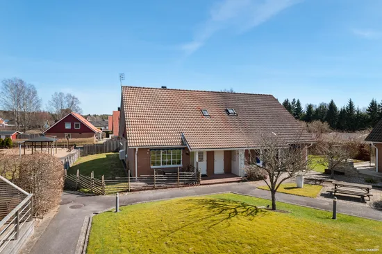 Radhus, Backvägen 8, Asklanda, Borås