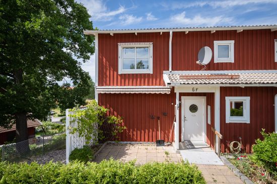 Radhus, Östra Högbyvägen 6f, Finspång