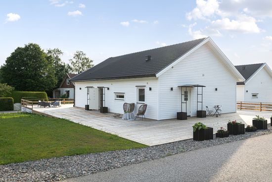 Villa, Lyckovägen 13, Torestorp, Mark