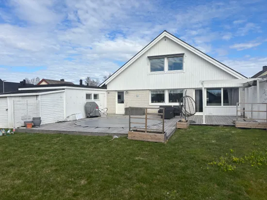 Villa, Bondgårdsgatan 15A, Kumla Centralt, Kumla