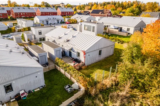 Radhus, Mellanbyvägen 4 A, Frösundavik, Håbo