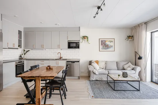 Bostadsrätt, Radhus, Mellanbyvägen 4 A, Frösundavik, Håbo