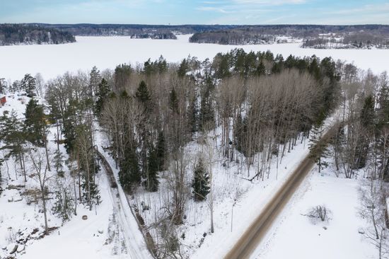Tomt, Helmerdalsvägen 28, Vidja, Huddinge