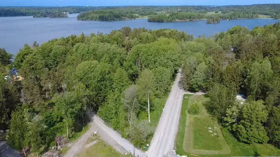 Tomt, Helmerdalsvägen 28, Vidja, Huddinge
