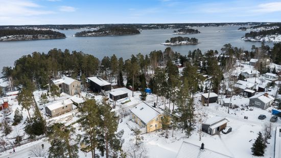 Villa, Skeviksstrandsvägen 41, Skeviksstrand, Värmdö