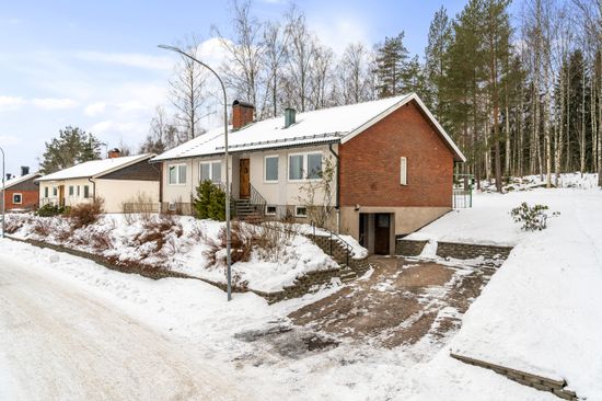 Villa, Passvägen 9, Bråten, Karlskoga