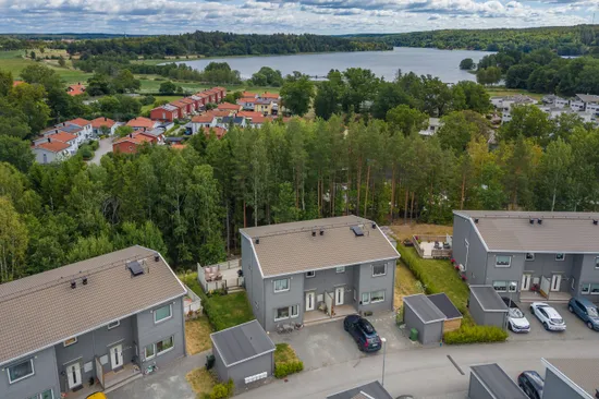 Radhus, Revirvägen 23, Marielundsviken, Strängnäs