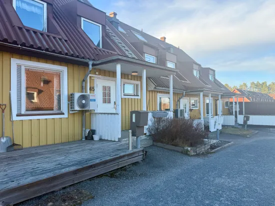 Villa, Radhus, Furuvägen 45, Hälletorp/Bondsjöstaden, Härnösand