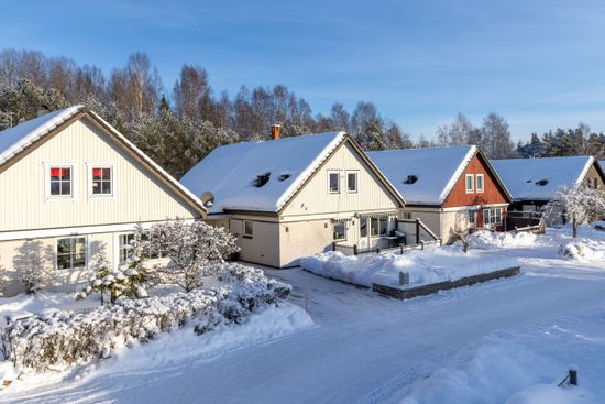 Villa, Radhus, Plogvägen 28, Hånåkni, Mora