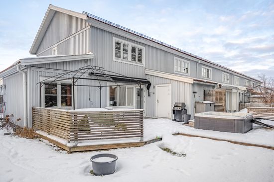 Bostadsrätt, Radhus, Engelbrektsvägen 77, Södra Haga, Vallentuna