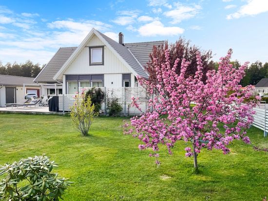 Villa, Torparvägen 15, Bro/Sandhagen, Upplands-Bro