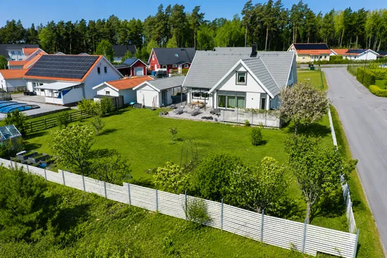 Villa, Torparvägen 15, Bro/Sandhagen, Upplands-Bro