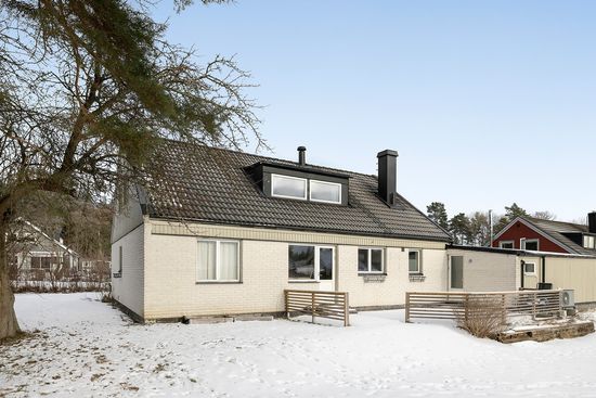 Villa, Gärdesvägen 7, Järfälla