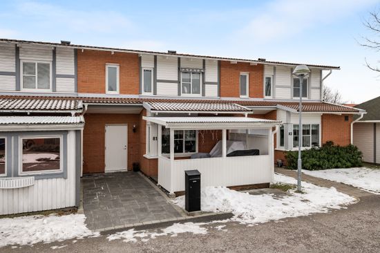 Villa, Radhus, Gnejsvägen 81, Bråstorp, Motala